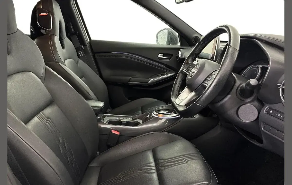 Used Nissan Juke Tekna 143 HP (105 kW) 2023 White SUV