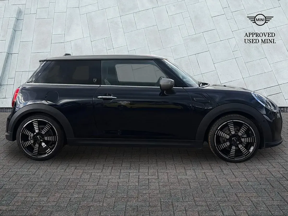 Used Mini Cooper Exclusive 134 HP (98 kW) 2023 Black Hatchback