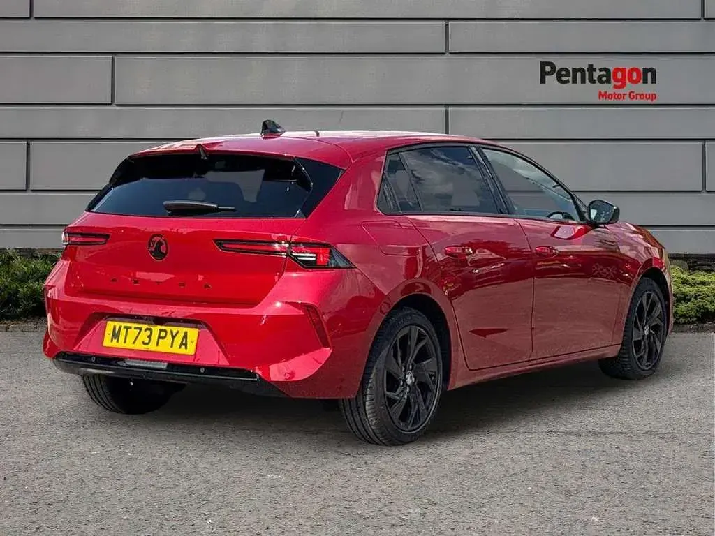 Used Vauxhall Astra 128 HP (94 kW) 2023 Red Hatchback