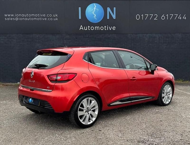 Gebraucht Renault Clio IV Dynamique 90 PS (66 kW) 2015 Rot Kleinwagen