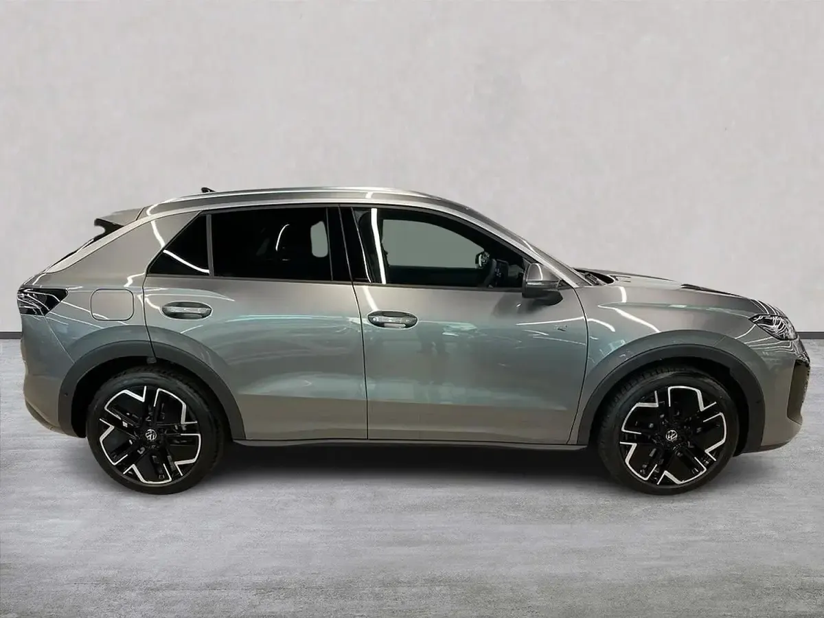 Used VW T-Roc R-line 150 HP (110 kW) 2026 Grey SUV