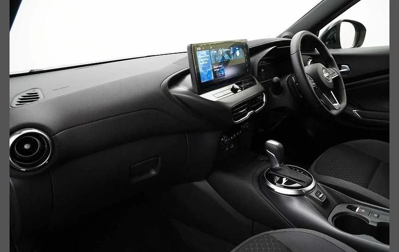 New Nissan Juke N-Connecta 114 HP (83 kW) 2025 Grey SUV
