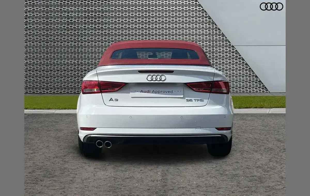 Usado Audi A3 Cabriolet Sport 150 HP (110 kW) 2018 Branco Cabrios