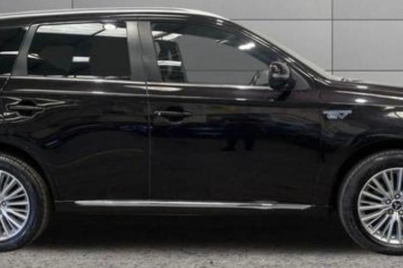 Black Used 2018 Mitsubishi Outlander SUV | £8,495 (Good price) - Image 1/1