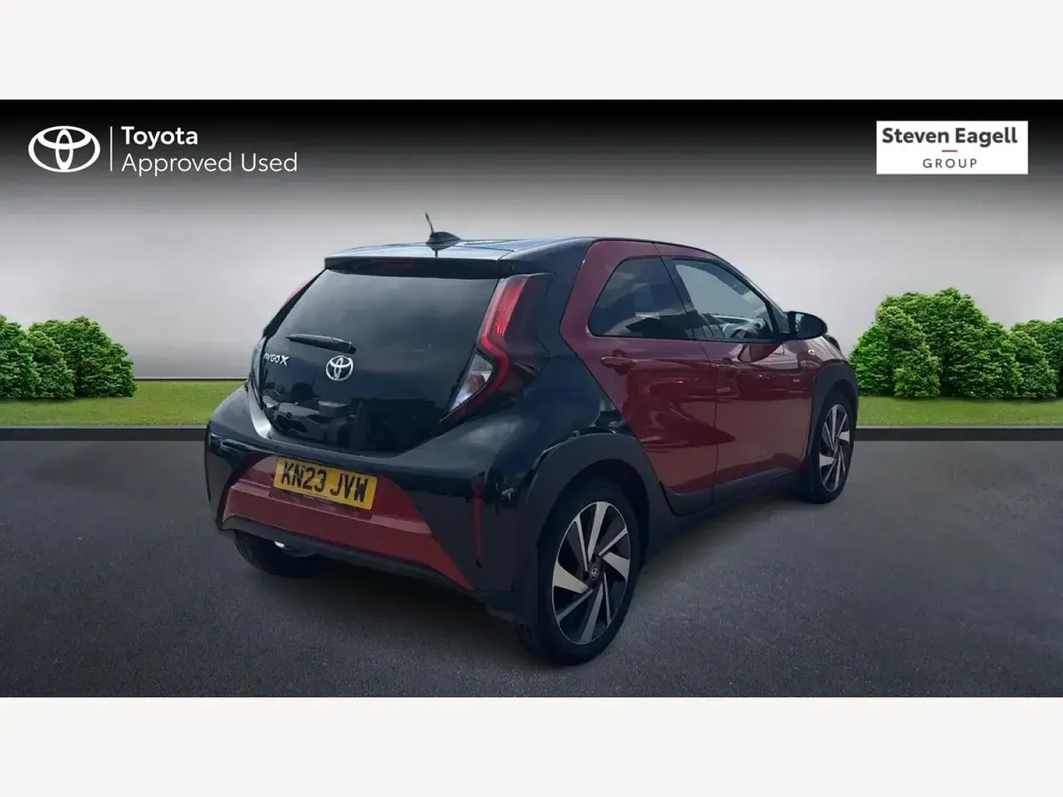Used Toyota Aygo X 72 HP (52 kW) 2023 Red SUV