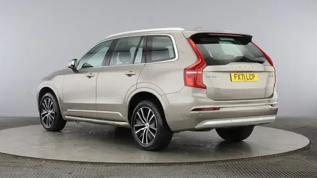 Used Volvo XC90 Momentum 232 HP (170 kW) 2022 SUV