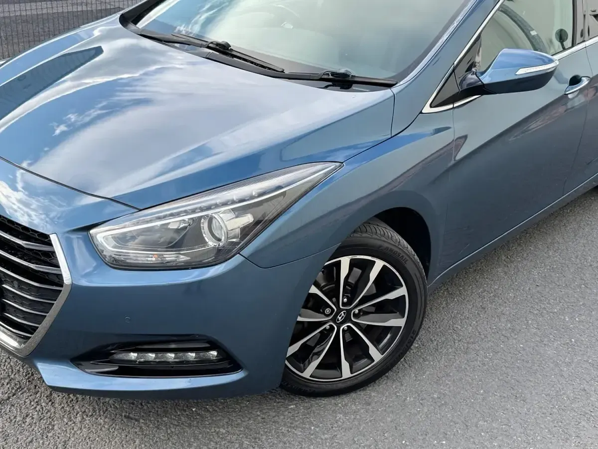 Used Hyundai i40 SE 141 HP (103 kW) 2015 Blue Estate