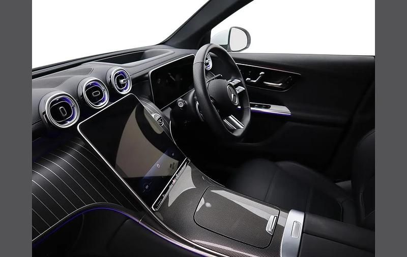 Used Mercedes GLC300 AMG Line Premium Plus 265 HP (194 kW) 2025 White SUV