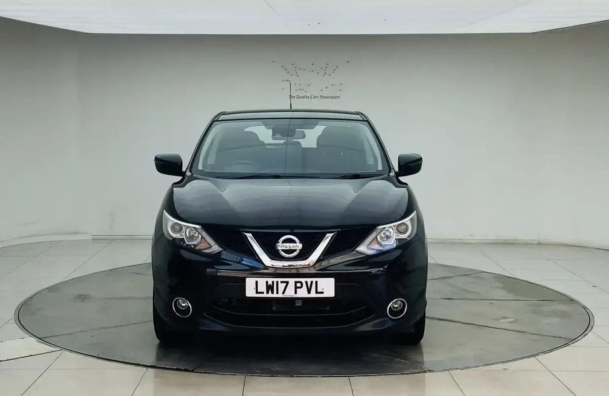 Używany Nissan Qashqai Acenta 115 KM (84 kW) 2017 Czarny SUV