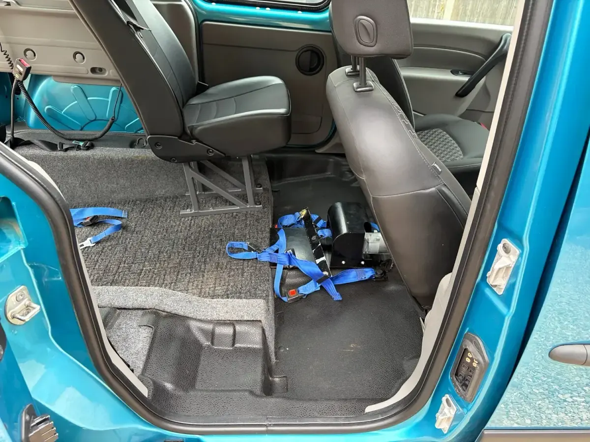 Used Renault Kangoo Extreme 106 HP (77 kW) 2010 Blue MPV