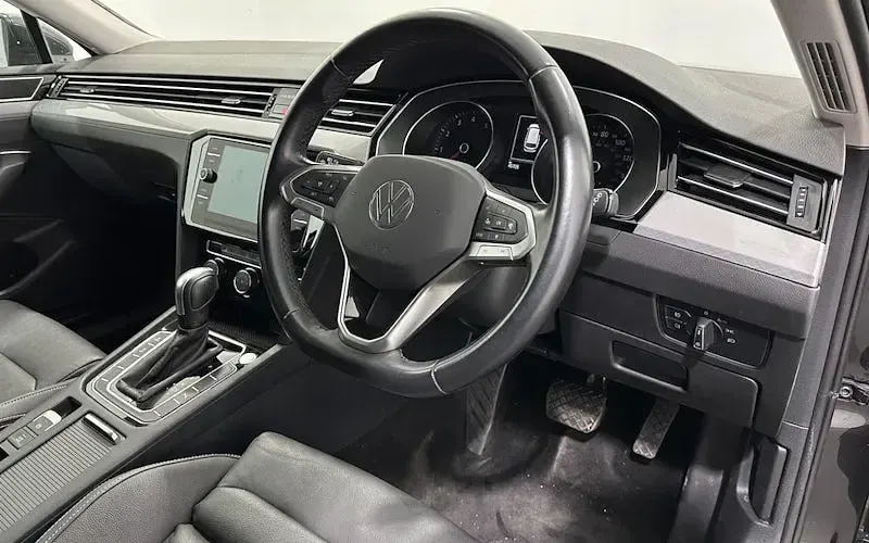 Used VW Passat SEL 150 HP (110 kW) 2022 Grey Estate