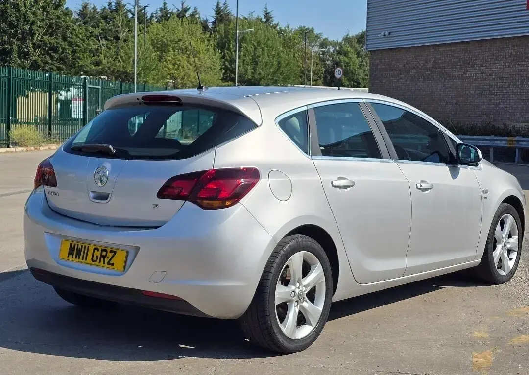 Used Vauxhall Astra SRi 2011 Silver Hatchback