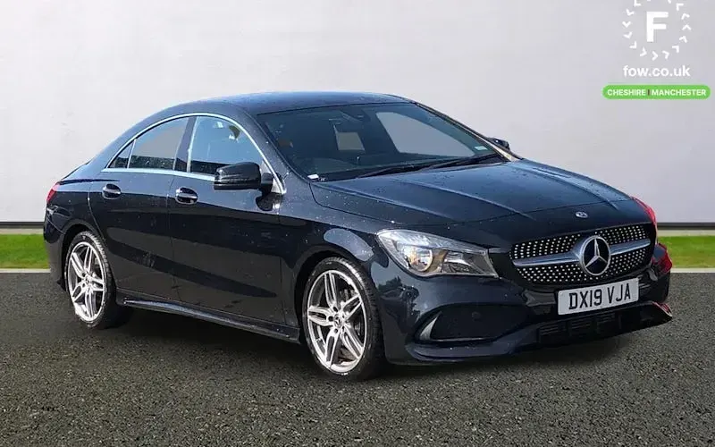 Usado Mercedes CLA180 AMG line 122 HP (89 kW) 2019 Sedan