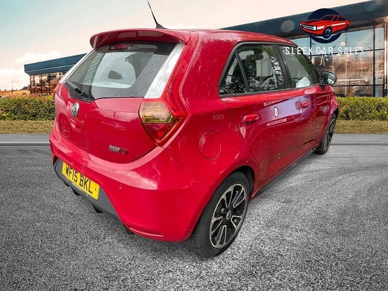 Used MG MG3 106 HP (77 kW) 2015 Red Hatchback