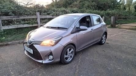 Bronze Used 2015 Toyota Yaris Hybrid Hatchback | £6,500 (Good price) - Image 1/4