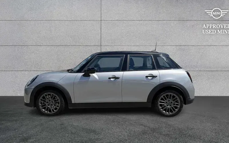 Used Mini Cooper Classic 150 kW (204 HP) 2026 Hatchback