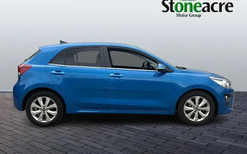 Used Kia Rio 120 HP (88 kW) 2022 Blue Hatchback