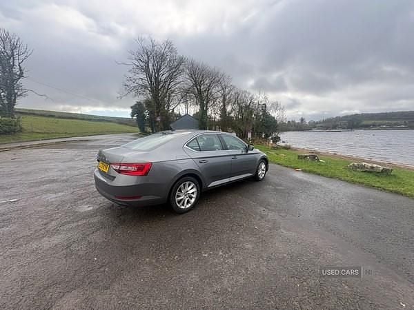 Gebraucht Skoda Superb SE 150 PS (110 kW) 2022 Grau Kleinwagen
