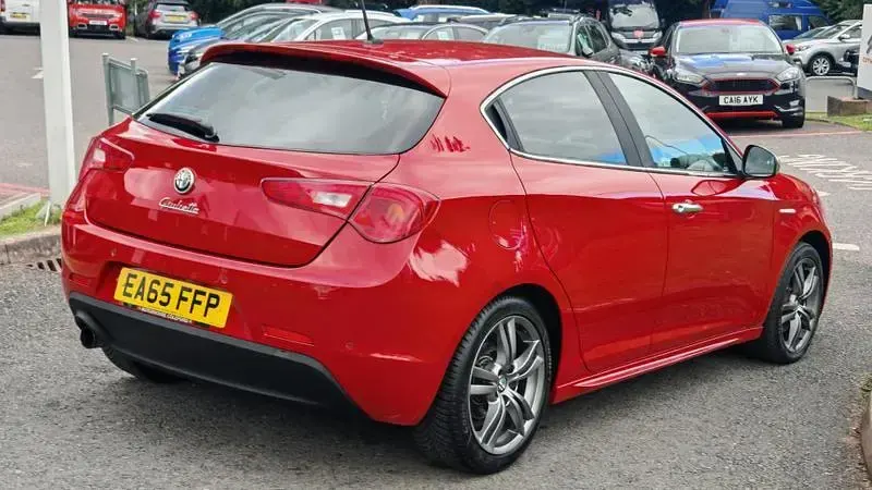 Used Alfa Romeo Giulietta Exclusive 170 HP (125 kW) 2015 Red Hatchback
