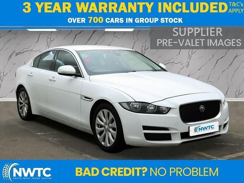 Used Jaguar XE SE 163 HP (119 kW) 2015 White Sedan