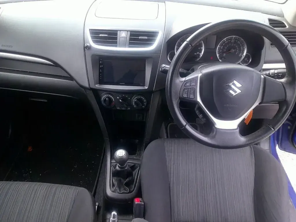 Używany Suzuki Swift SZ3 94 KM (69 kW) 2015 Niebieski Hatchback