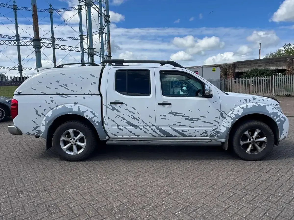 Used Nissan Navara Tekna 2013 White Pickup