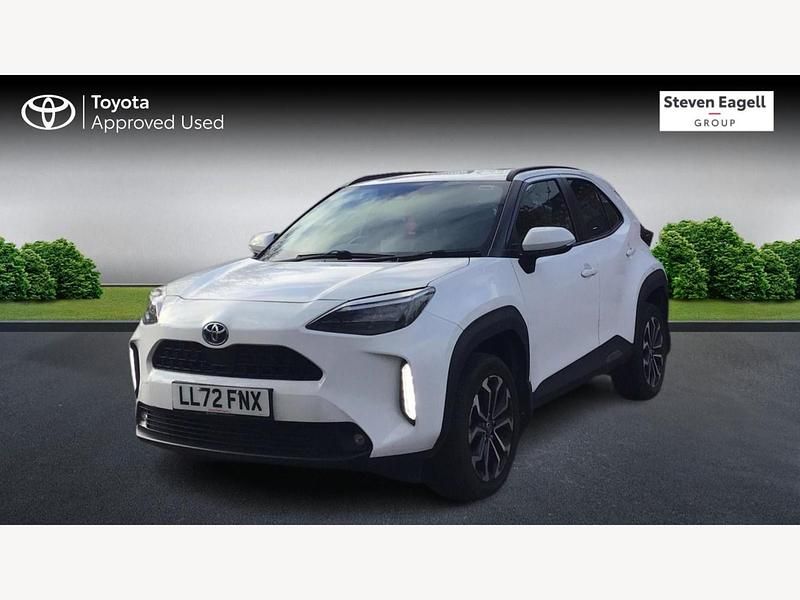 Used Toyota Yaris Hybrid Design 116 HP (85 kW) 2023 White Hatchback