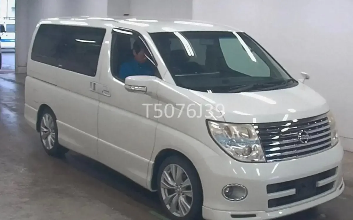 Used Nissan Elgrand 2007 White