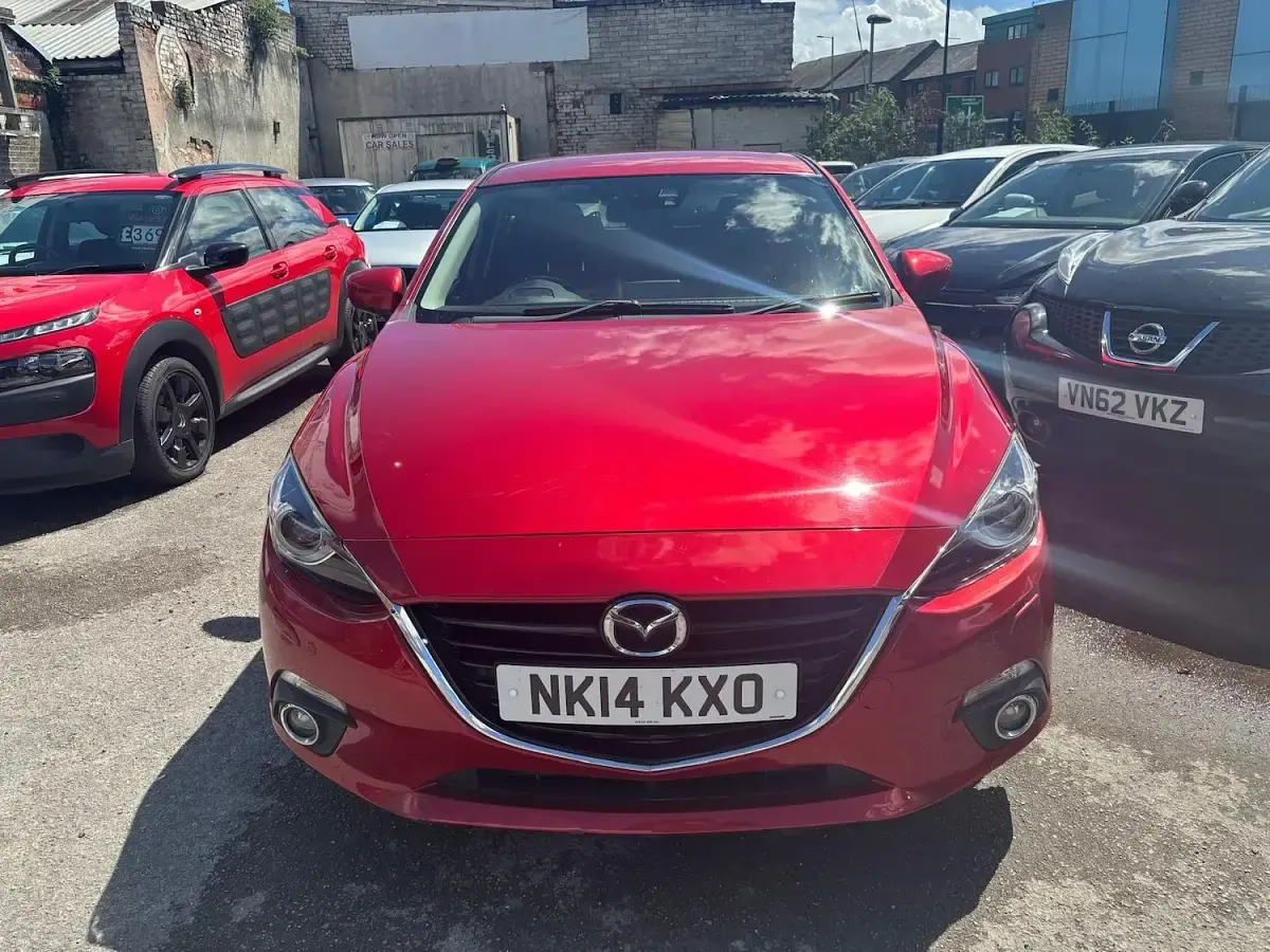 Used Mazda 3 Inclusive 150 HP (110 kW) 2014 Red Hatchback