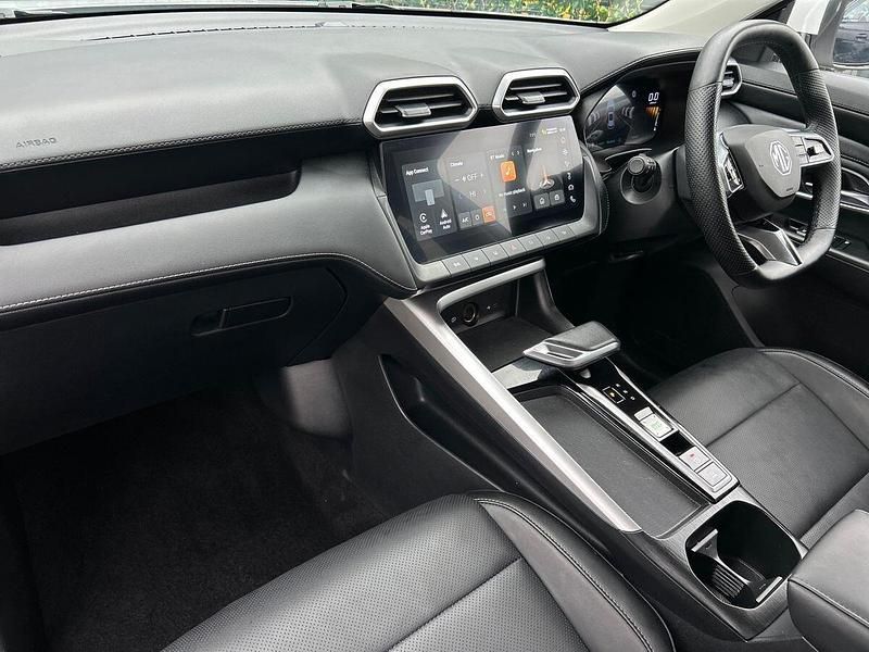 Used MG ZS Trophy 196 HP (144 kW) 2024 White SUV