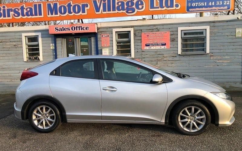 Begagnad Honda Civic S 99 HK (72 kW) 2014 Halvkombi