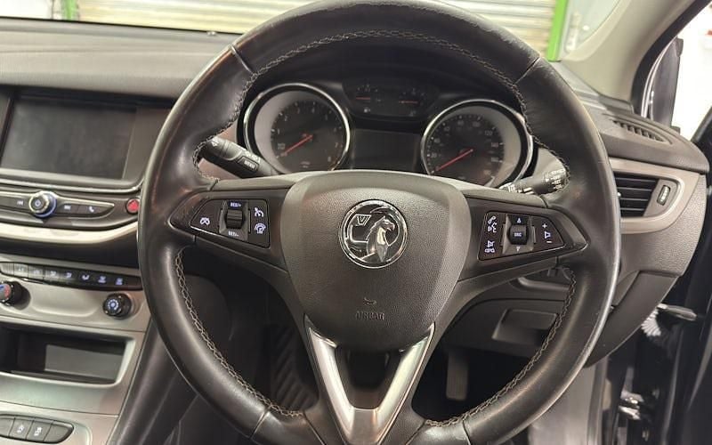 Used Vauxhall Astra Business Edition 110 HP (80 kW) 2020 Black Hatchback