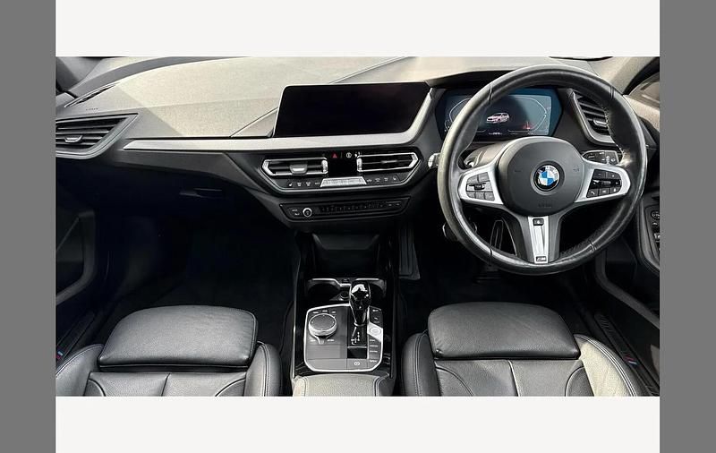 Used BMW 118 M Sport 136 HP (100 kW) 2023 White Hatchback