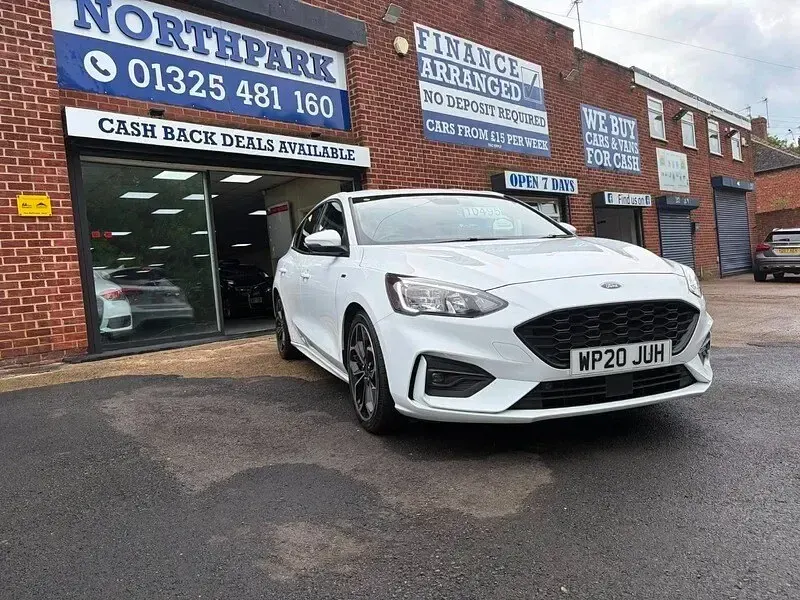 Used Ford Focus ST-Line X 125 HP (91 kW) 2020 White Hatchback