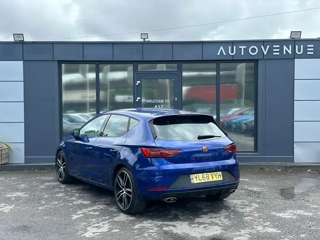 Used Seat Leon CUPRA 290 HP (213 kW) 2019 Blue Hatchback