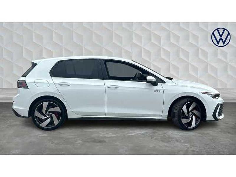 Używany VW Golf VIII GTI 265 KM (194 kW) 2026 Biały Hatchback