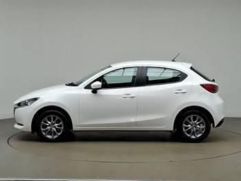 Begagnad Mazda 2 75 HK (55 kW) 2023 Vit Halvkombi