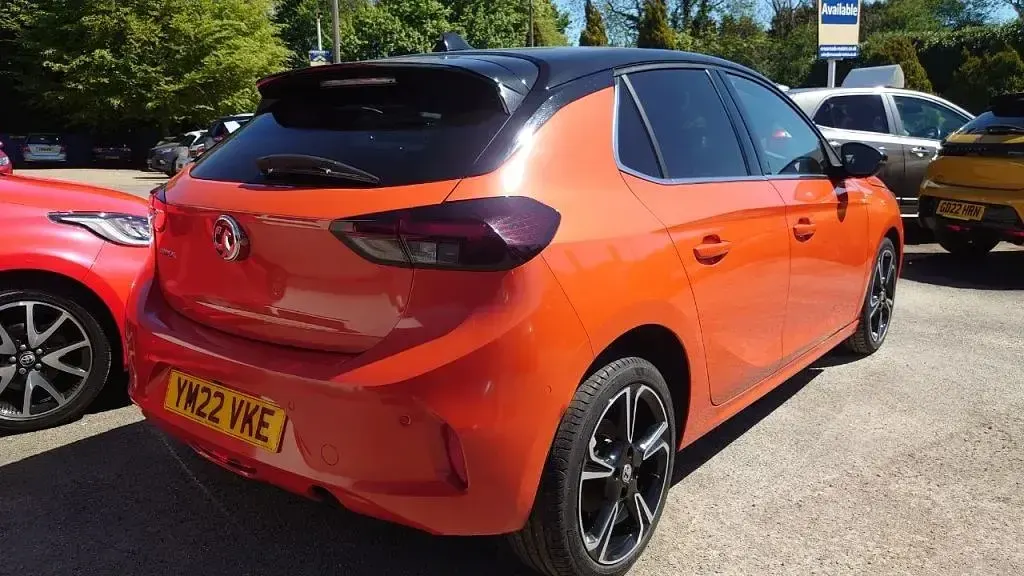 Second-hand Vauxhall Corsa Edition 2022 Portocaliu Hatchback