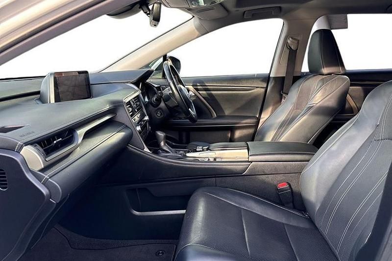 Used Lexus RX450hL Luxury Line 313 HP (230 kW) 2018 Sonic white SUV