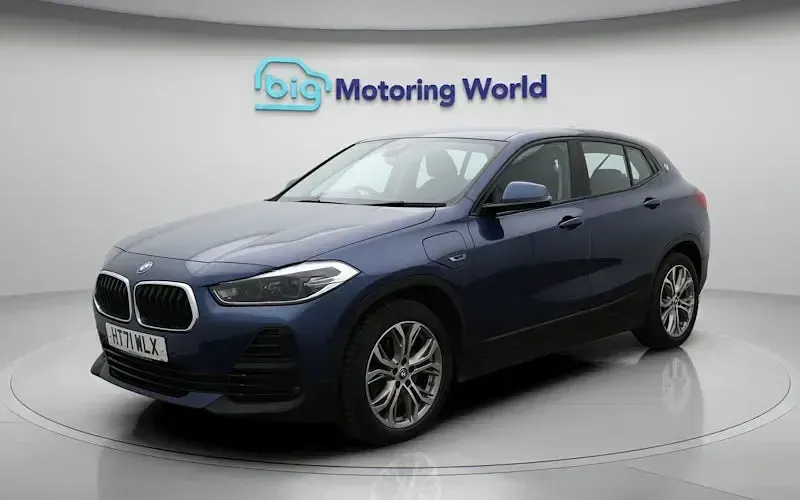 Begagnad BMW X2 Sport Line 221 HK (162 kW) 2022 Blå SUV