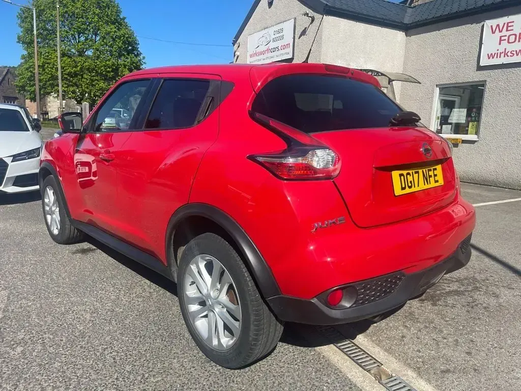 Used Nissan Juke N-Connecta 115 HP (84 kW) 2017 Red SUV