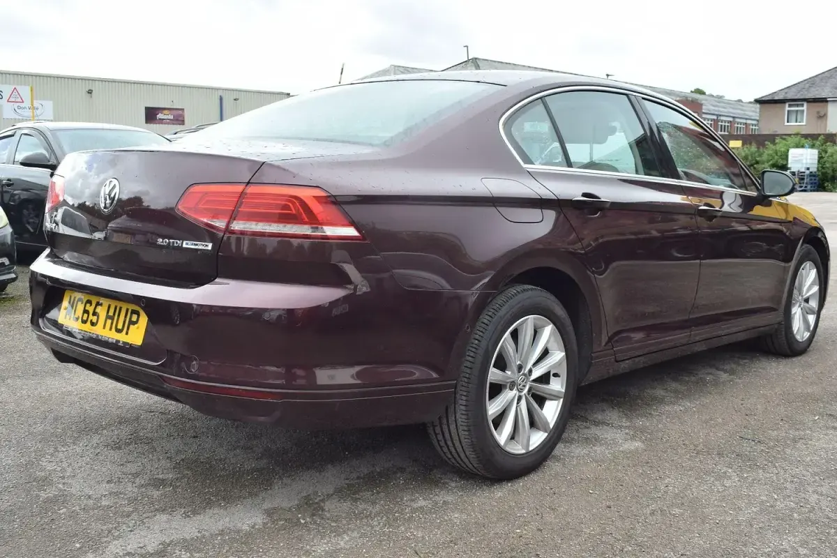 Used VW Passat SE 2016 Red Sedan