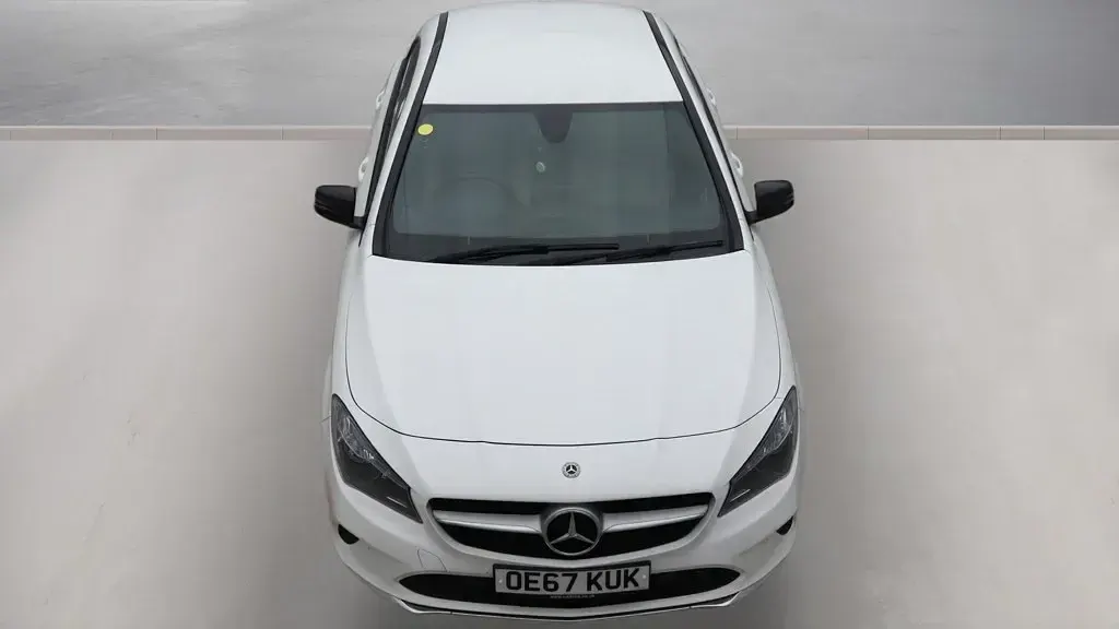 Usado Mercedes CLA200 136 HP (100 kW) 2018 Branco Sedan