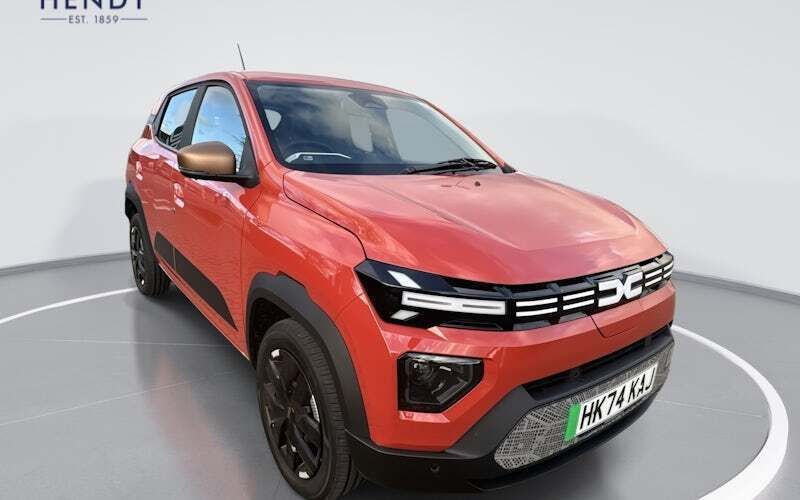 New 2024 Dacia Spring Extreme Hatchback | £10,999 (Super price) - Image 1/4