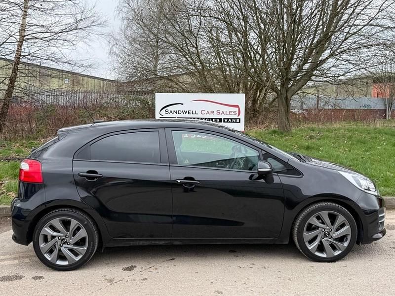 Used Kia Rio 109 HP (80 kW) 2016 Black Hatchback
