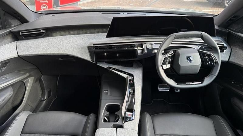 Second-hand Peugeot 5008 GT 134 CP (98 kW) 2025 Albastru SUV