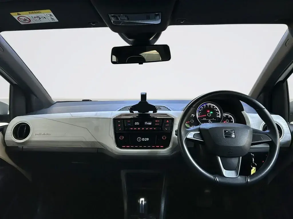 Begagnad Seat Mii Electric 61 kW (83 HK) 2020 Vit Halvkombi