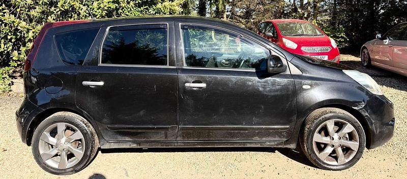 Used Nissan Note N-TEC 90 HP (66 kW) 2011 Black Hatchback