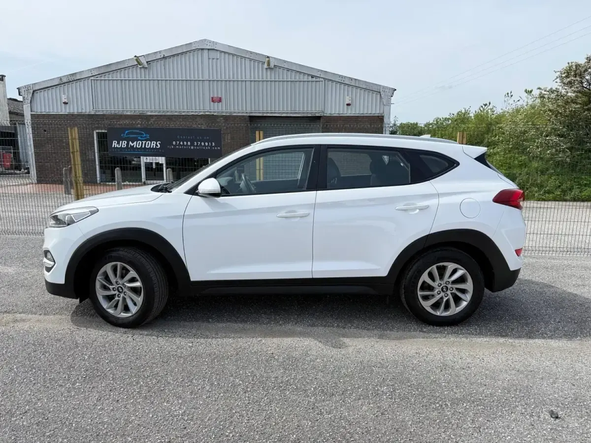 Used Hyundai Tucson SE 116 HP (85 kW) 2016 White SUV