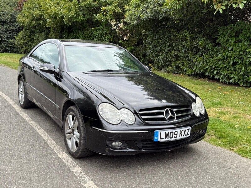 Black Used 2009 Mercedes CLK200 Avantgarde Coupe | £2,500 (Fair price) - Image 1/4